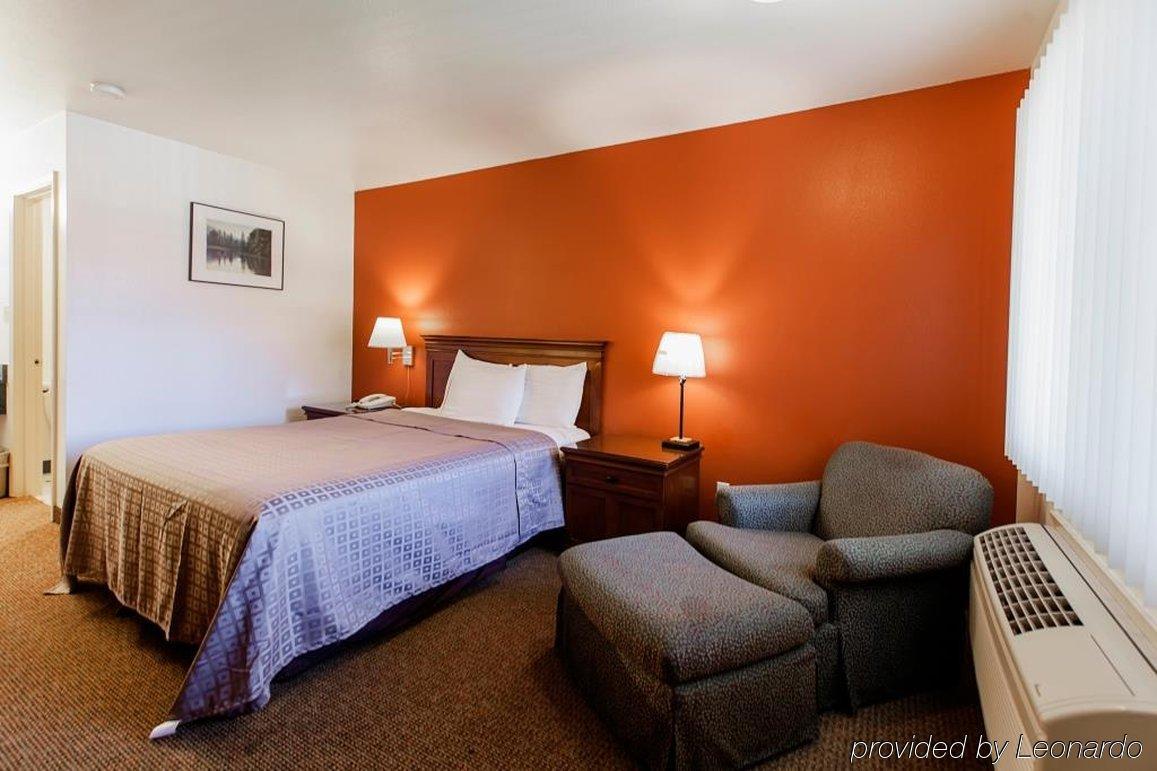 Americas Best Value Airport Inn - СіТак Екстер'єр фото
